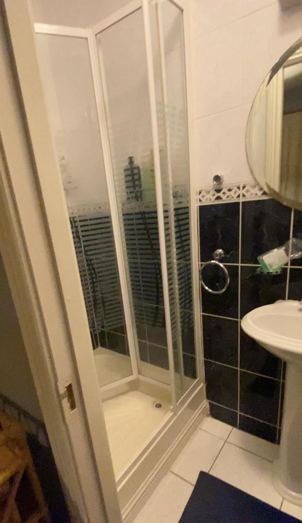 Dublin Airport Big Rooms With Bathroom Outside Room - Kitchen Only 7 Days Reservation Exteriör bild